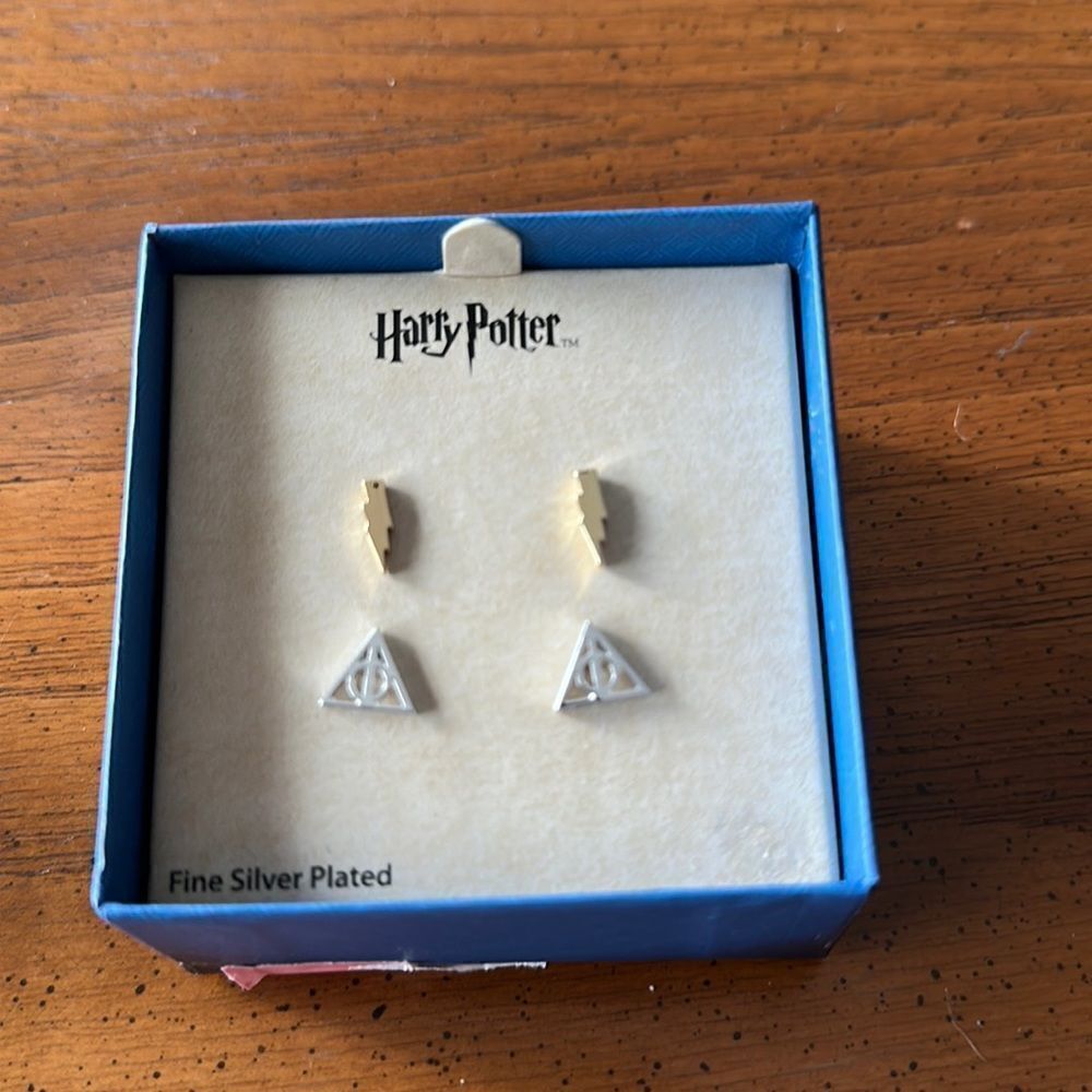 Harry Potter Earrings Silver Plated Pierced Earrings New